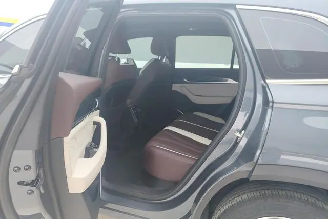 Geely Xingyue L 2.0TD high-power automatic two-wheel drive cloud version