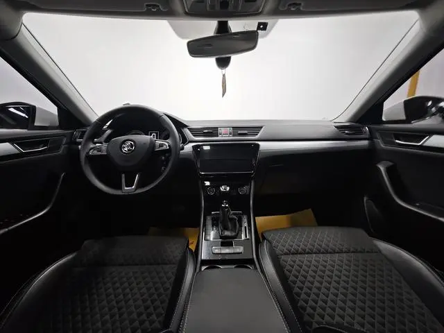 Skoda Speed pie ZI330 DSG Comfort Edition Country VI