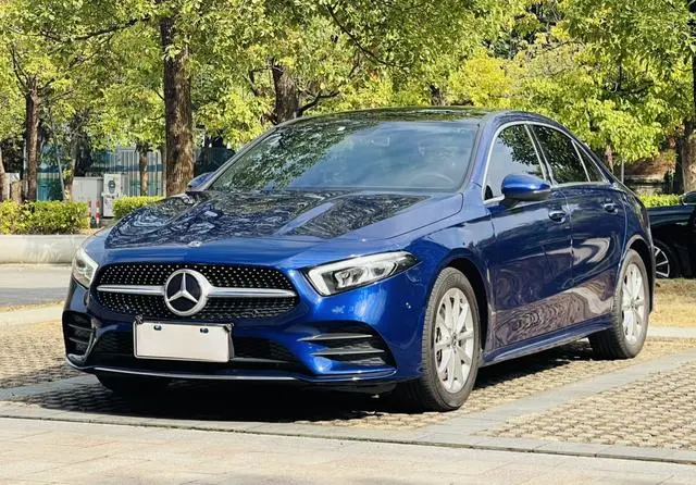 Mercedes-Benz Mercedes-Benz A-class Facelift A 200 L sports sedan fashion type