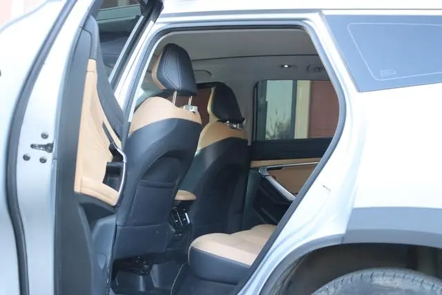 Geely Boyue L 1.5TD DCT Longteng Edition