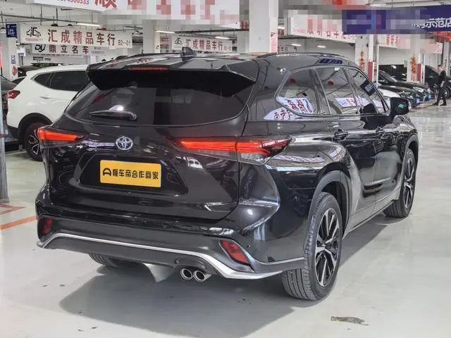TOYOTA Crown Lufang Smart hybrid dual engine 2.5L E-CVT four-wheel drive Deluxe Edition