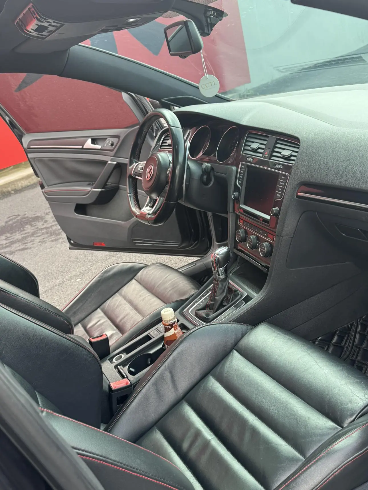 Volkswagen Golf GTI 2.0TSI GTI