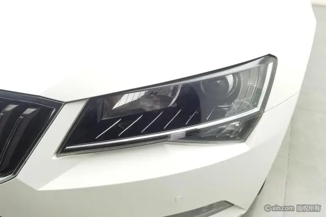 Skoda Speed pie ZI330 DSG Comfort Edition Country V