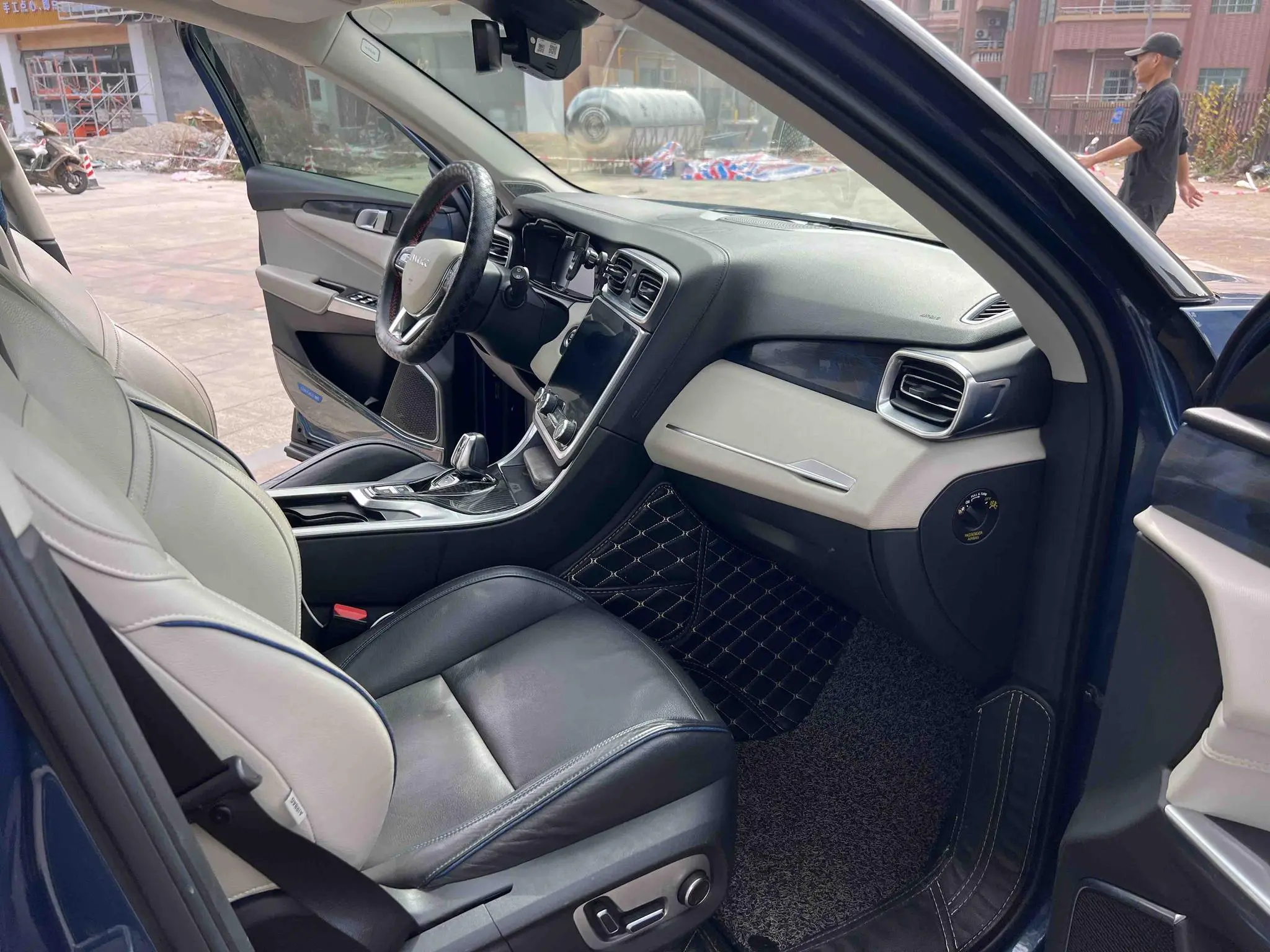 LYNK & CO Lynk 01 2.0T two-wheel drive Pro version
