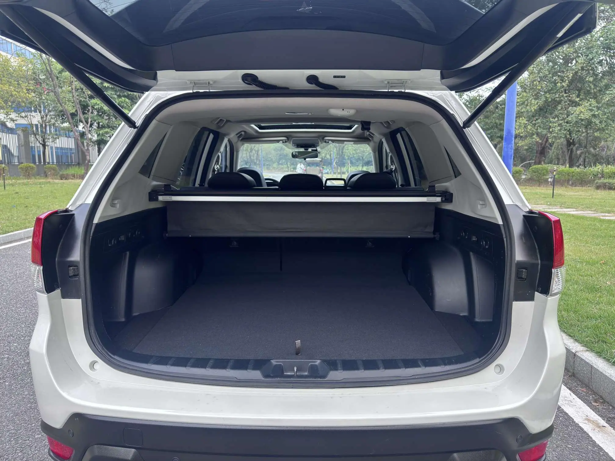 Subaru FORESTER Forester 2.0i Deluxe Edition