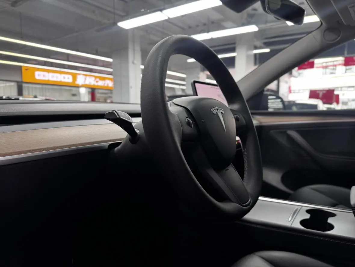 Tesla Model Y Standard battery life, rear-wheel drive version