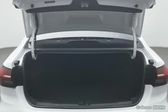 Roewe Roewe i5 1.5L CVT Diamond Edition