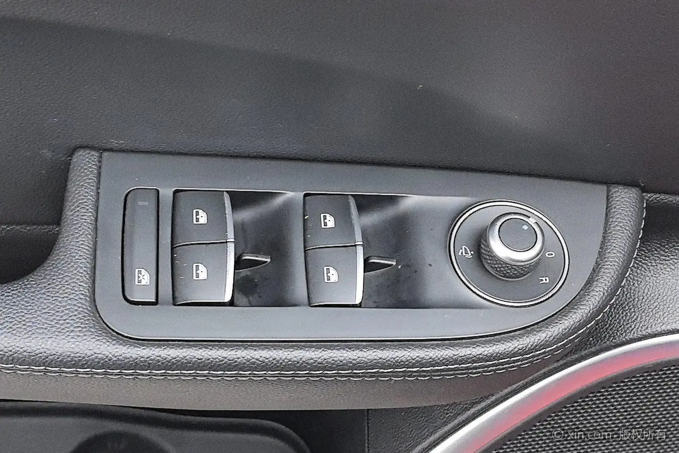 Alfa Romeo Giulia 2.0T 280HP Ti driving control version