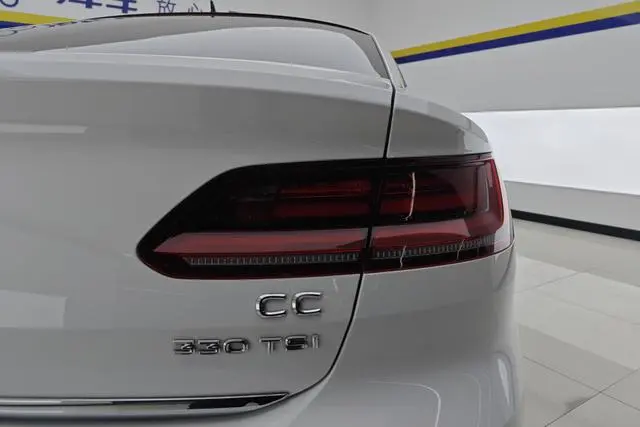 Volkswagen Volkswagen CC 330TSI Charm Edition Country VI