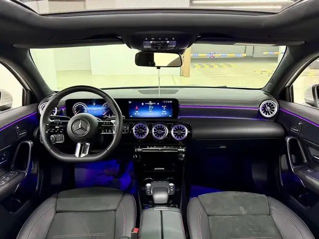 Mercedes-Benz Mercedes-Benz A-class A 200 L sports sedan fashion Version
