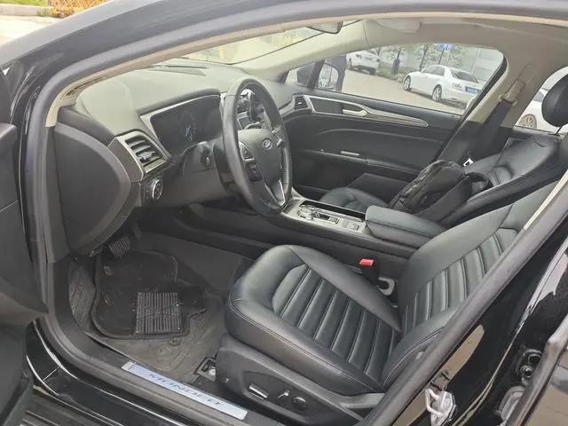Ford Mondeo EcoBoost 180 fashion type