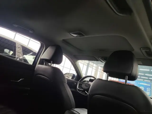 Hyundai Elantra 1.5L CVT LUX Premium Edition