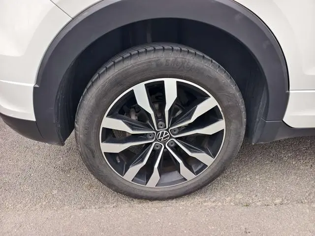 Volkswagen Exploring the shadow 1.5L automatic R-Line