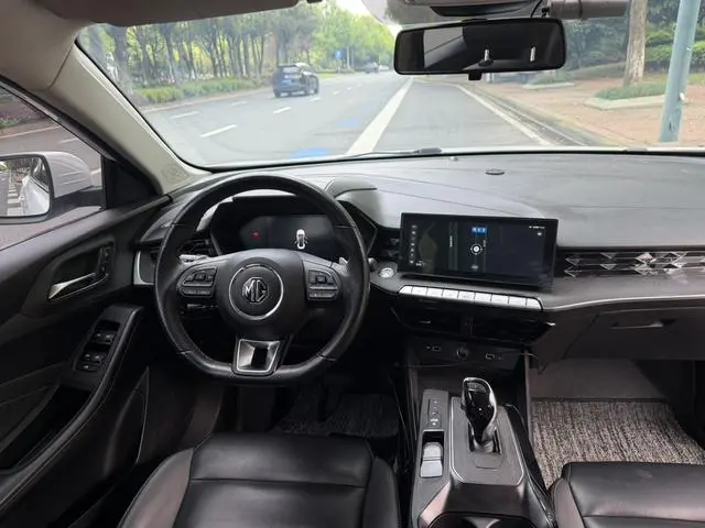 MG MG5 300TGI DCT Green Luxury Luxury Edition