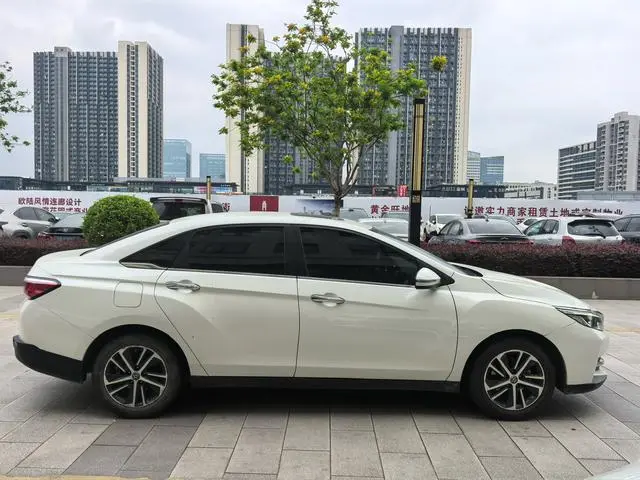 Venucia Qichen D60 1.6L XL CVT Zhilian Elite Edition