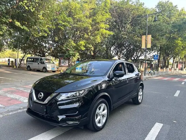 Nissan Qashqai 2.0 L XV Smart Edition