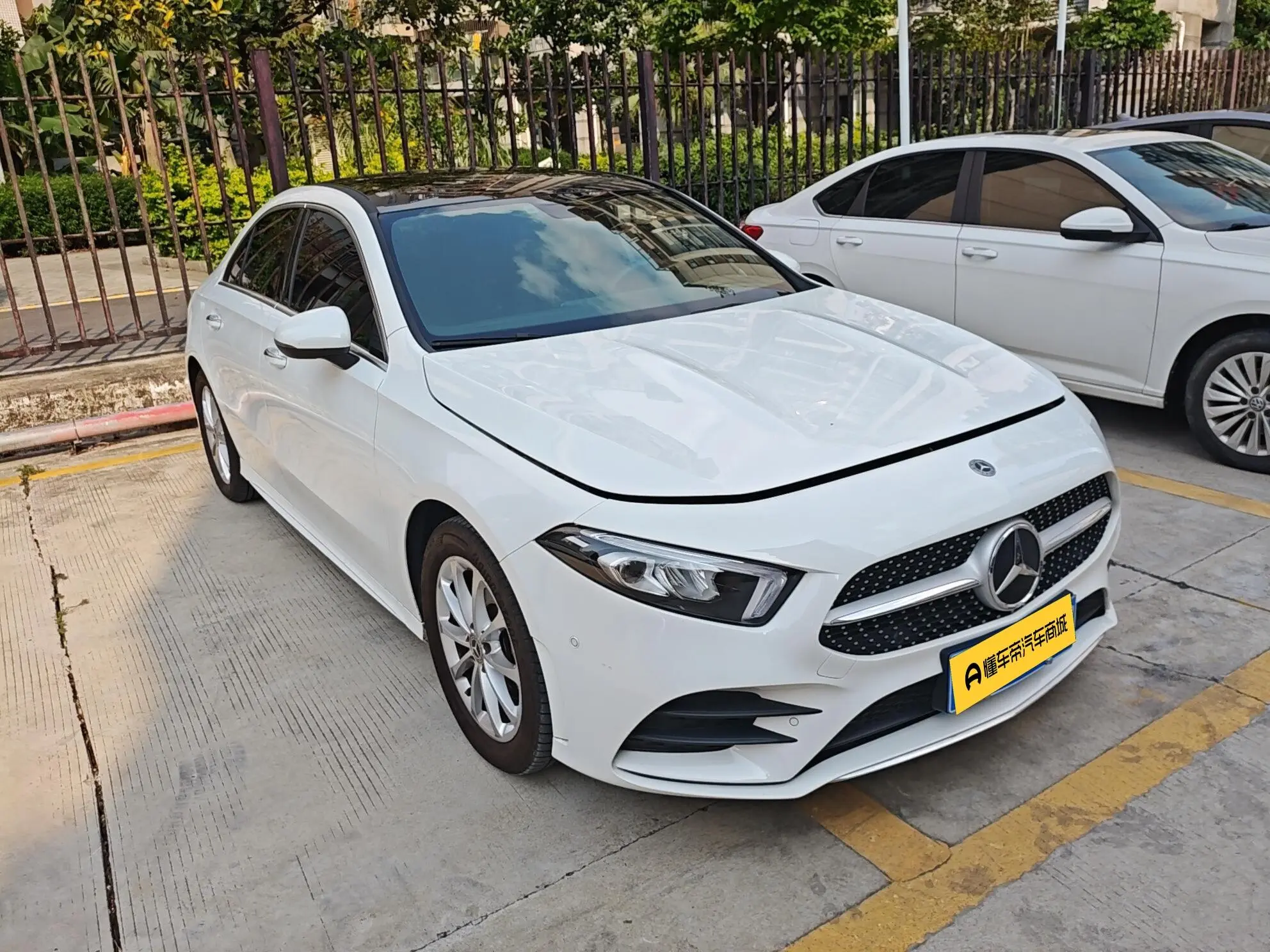 Mercedes-Benz Mercedes-Benz A-class A 200 L sports sedan dynamic Version
