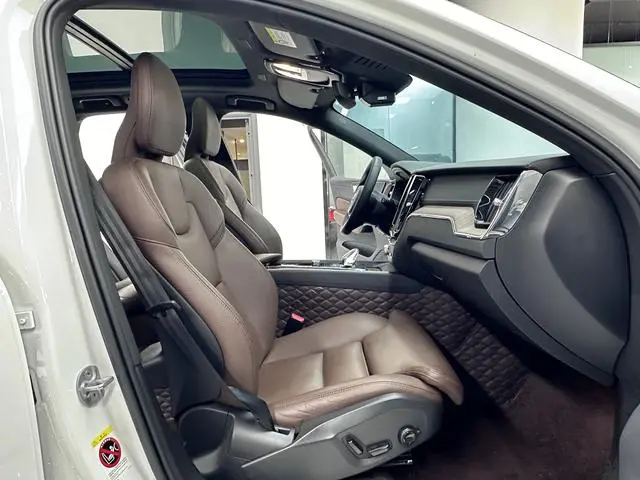 Volvo Volvo XC60 PHEV T8 four-wheel drive long battery life Zhiyuan Deluxe Edition