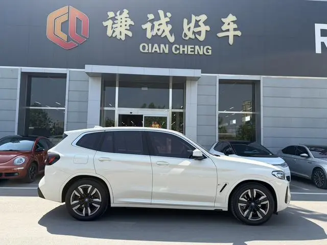 BMW BMW iX3 Leading type