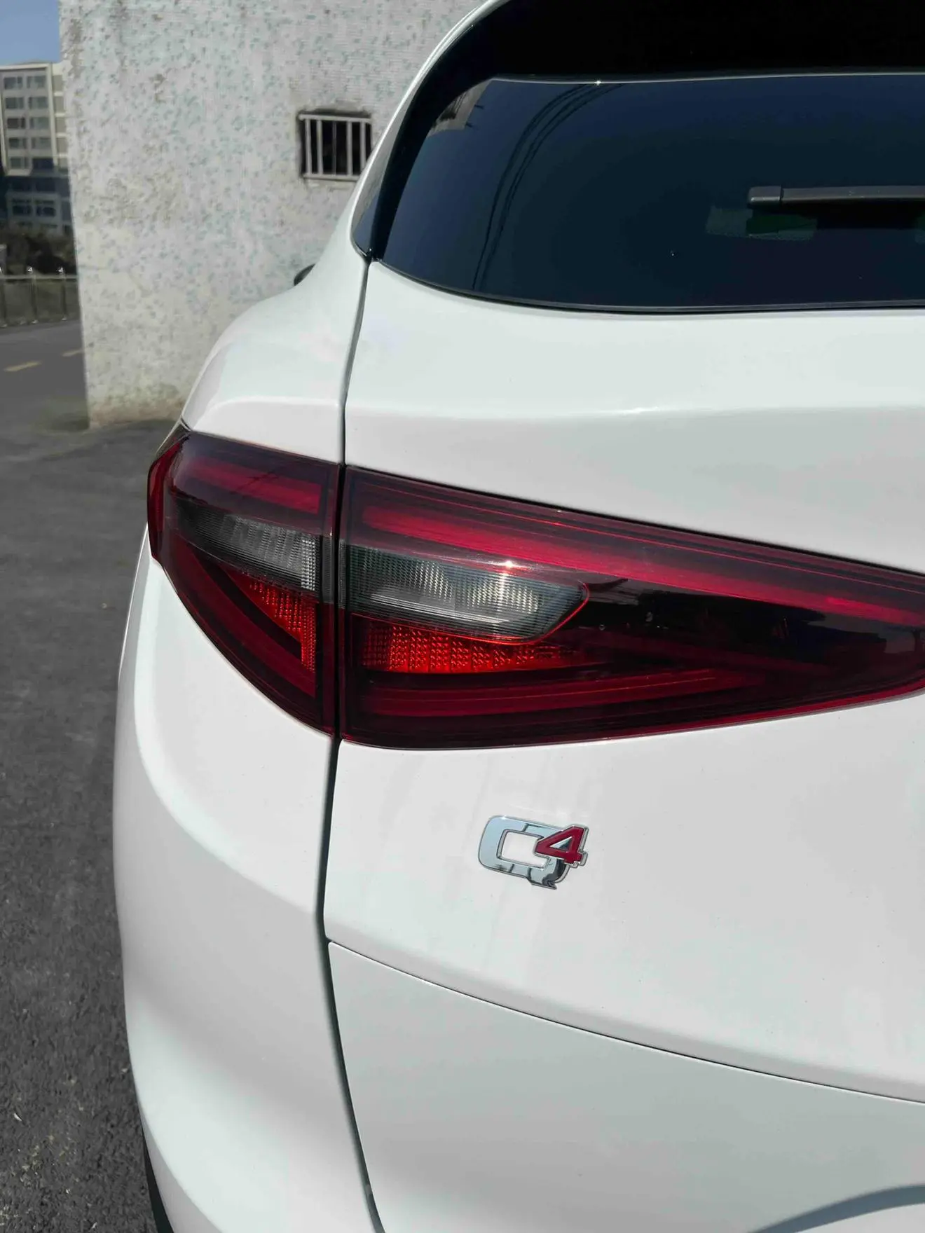 Alfa Romeo Stelvio 2.0T 200HP Deluxe Edition