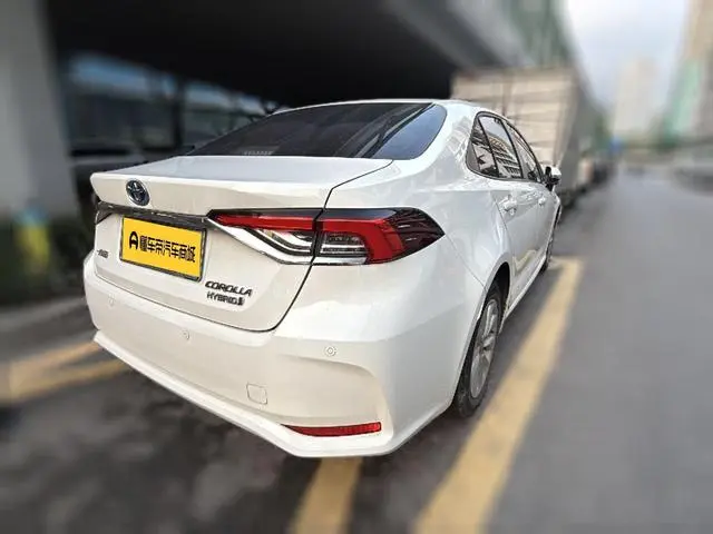 TOYOTA Corolla Dual engine 1.8L E-CVT Elite Edition