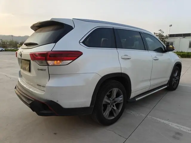 TOYOTA Highlander 2.0T four-wheel drive deluxe edition 7-seater Country VI