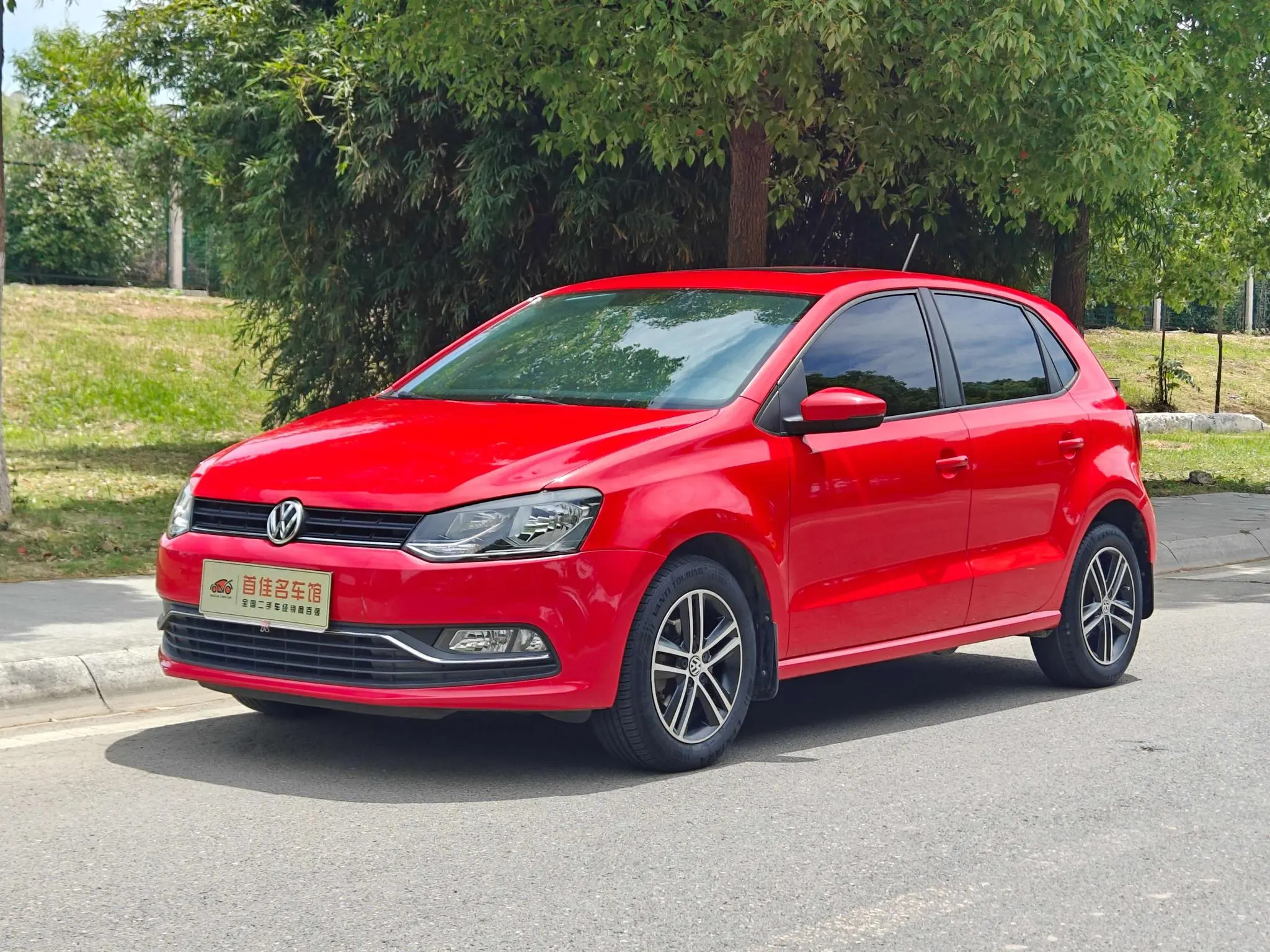 Volkswagen Polo 1.6L automatic comfort type