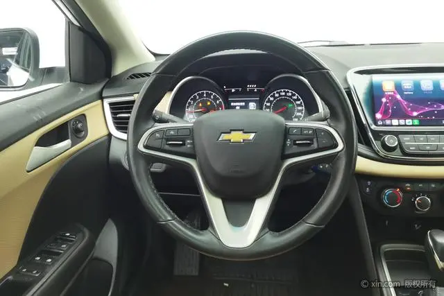 Chevrolet Cruze 320 automatic Enjoy Skylight version