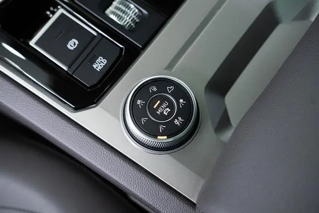 Volkswagen Touareg 3.0 TSI Ruixiang Edition Classic Sports Suit