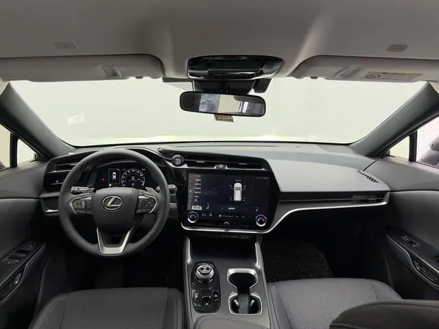 Lexus Lexus RZ 450e DIRECT4 vertical version