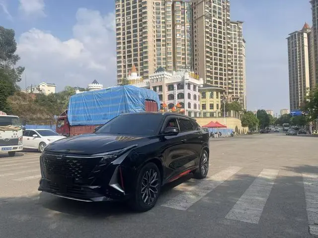 Changan Auchan Changan Auchan Z6 Blue Whale 1.5T DCT Smart Cool Type