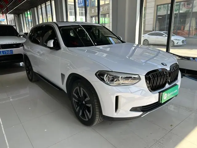 BMW BMW iX3 Facelift leading type