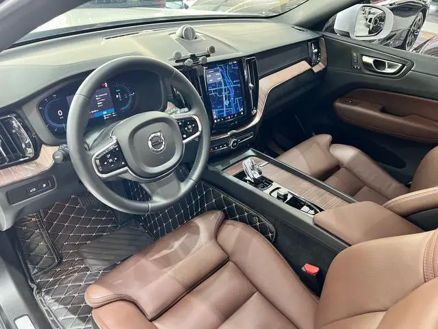 Volvo Volvo XC60 PHEV T8 four-wheel drive long battery life Zhiyuan Deluxe Edition