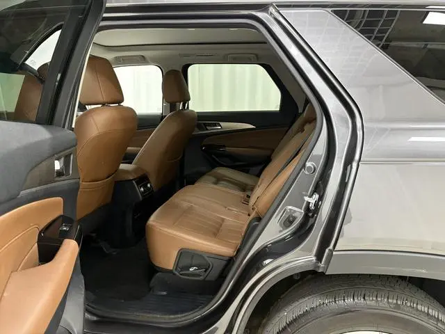 Changan Changan CS95 2.0T four-wheel drive Zhiyu Version