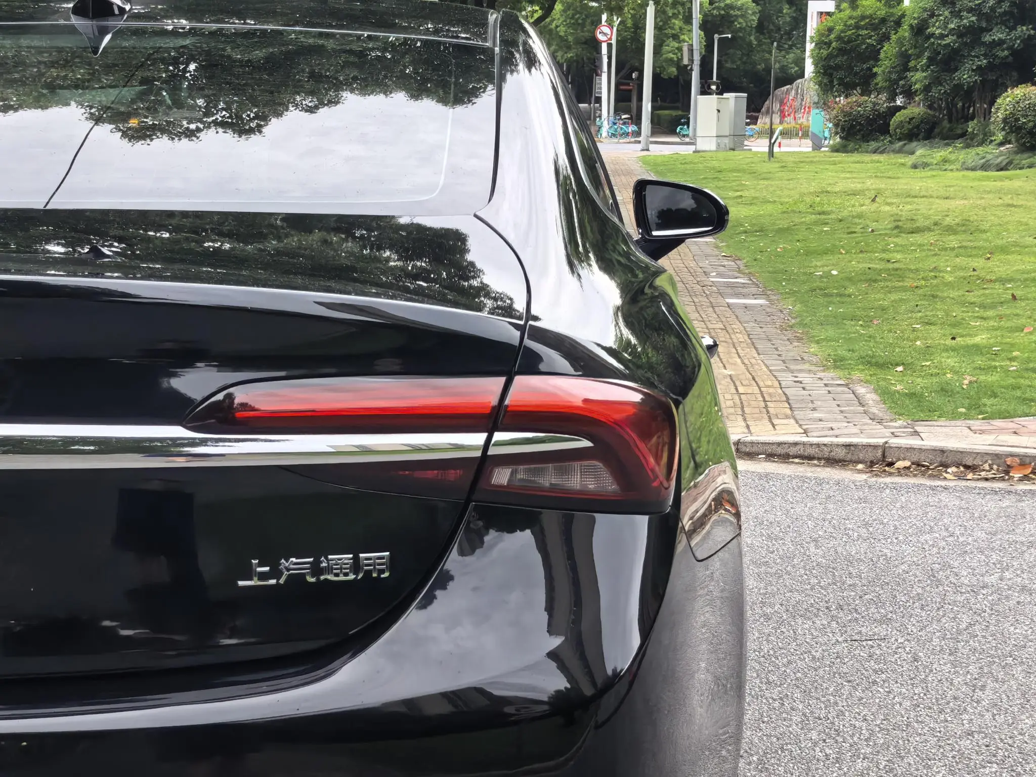 Buick Lacrosse 652T luxury