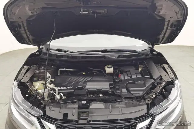 Nissan Qashqai 2.0L CVT Deluxe Edition