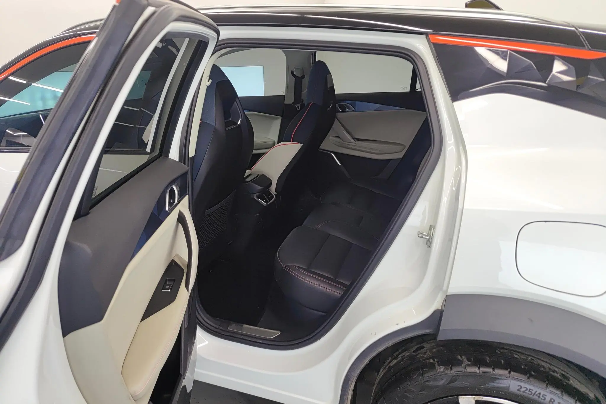 LYNK & CO Lynk 06 1.5T Yao Halo