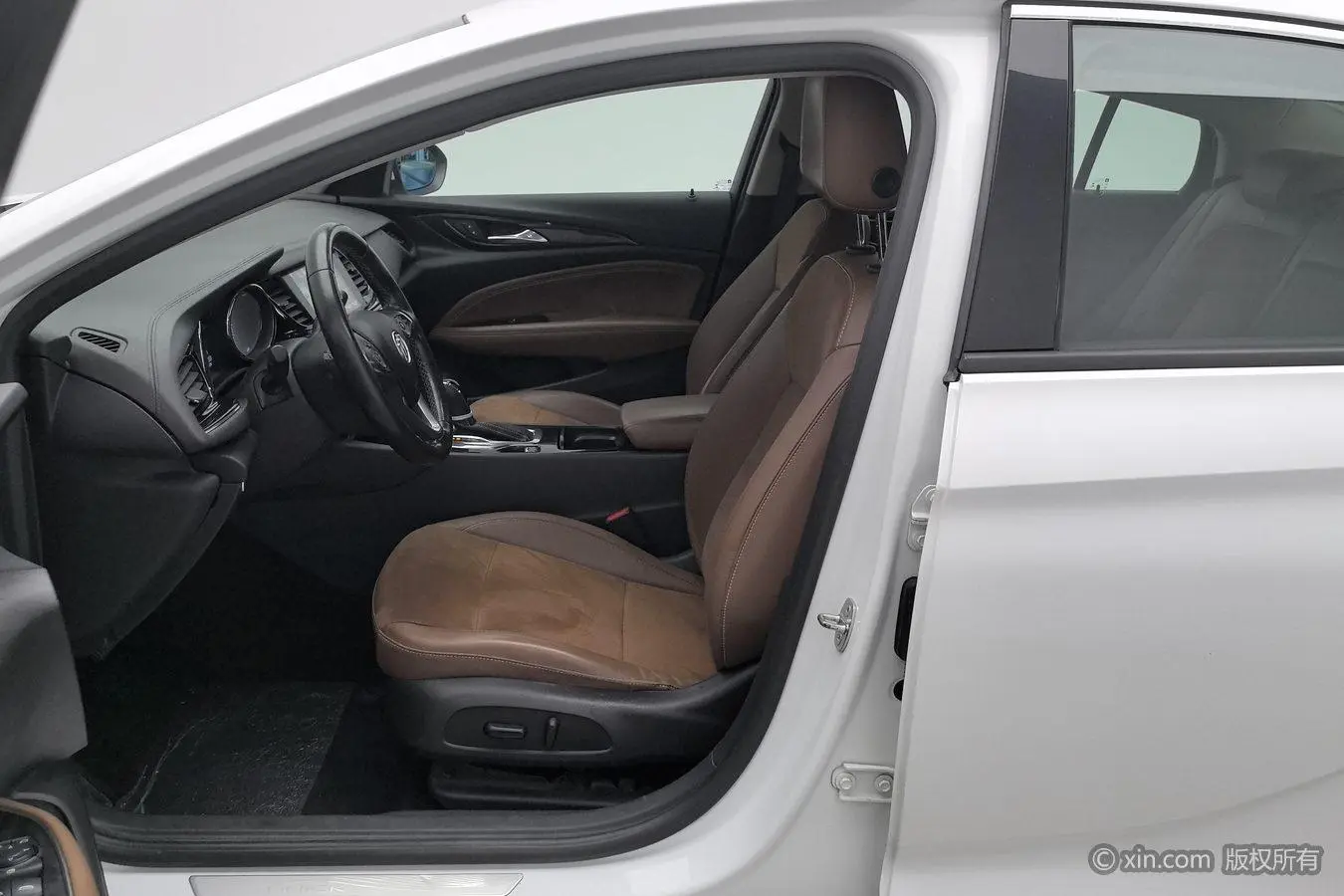 Buick Regal 20T Elite Country V