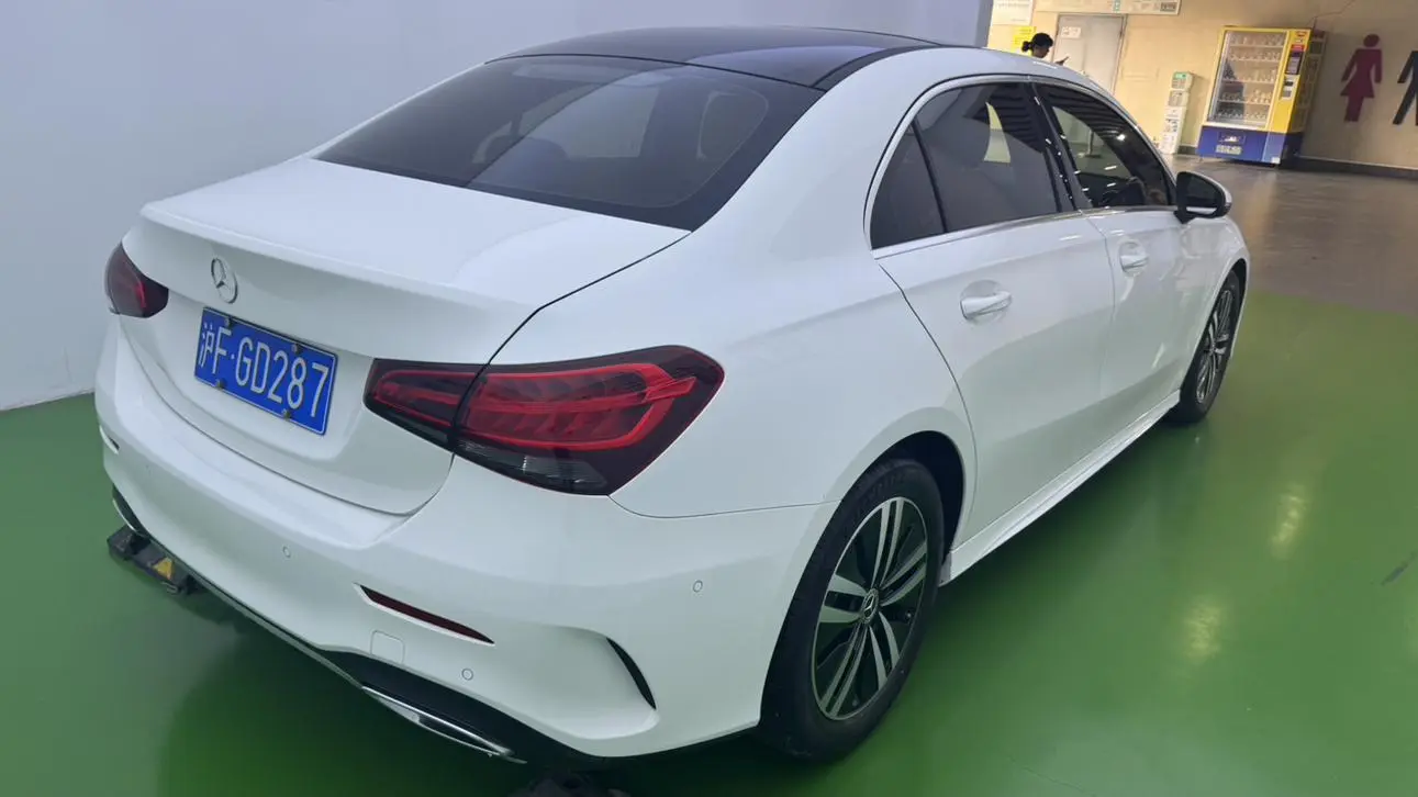 Mercedes-Benz Mercedes-Benz A-class A 180 L sports sedan