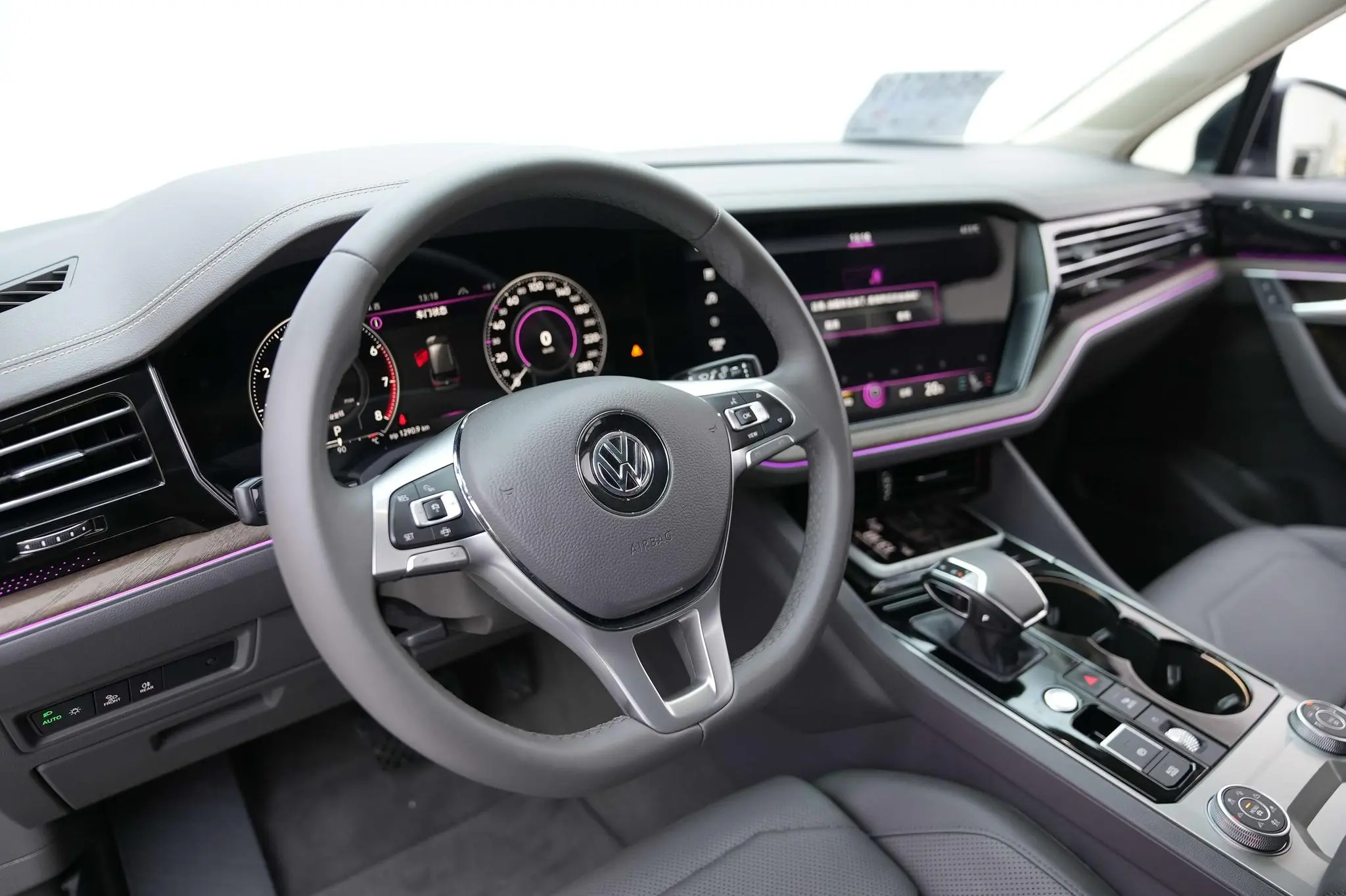 Volkswagen Touareg 3.0 TSI Sharp Edition