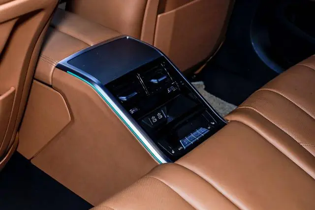 BMW BMW 8 Series Facelifted 840i coupe M sports suit