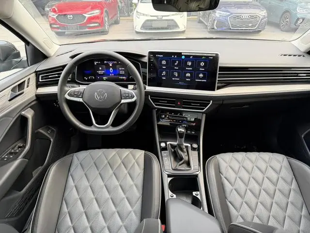 Volkswagen Sagitar 200TSI DSG Beyond Edition