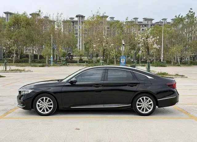 Honda Accord 260TURBO Deluxe Edition