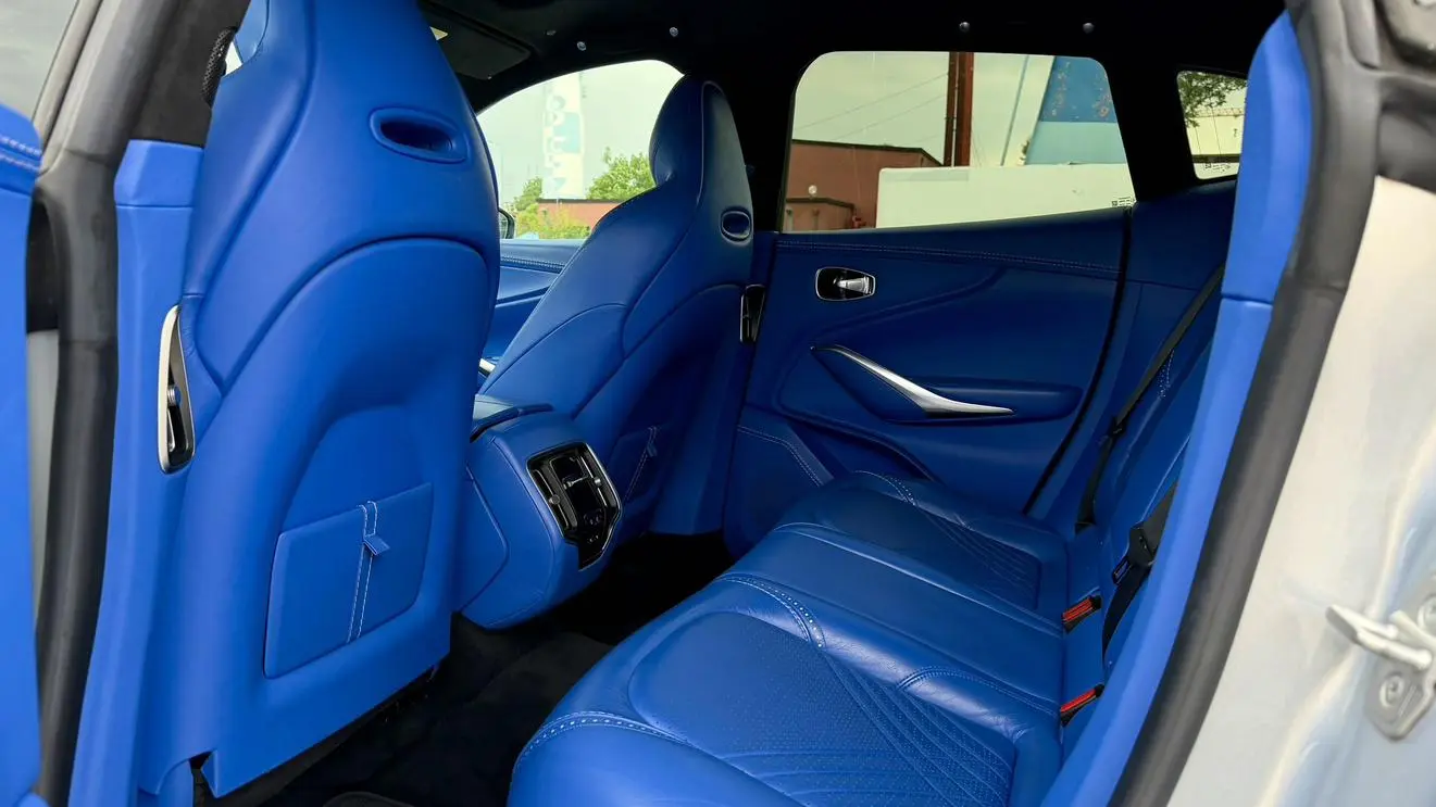 Aston Martin Aston Martin DBX 4.0T V8 Silk Road Zhihong