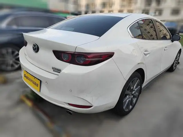 Mazda Mazda 3 Angkesaila 2.0L automatic warranty version