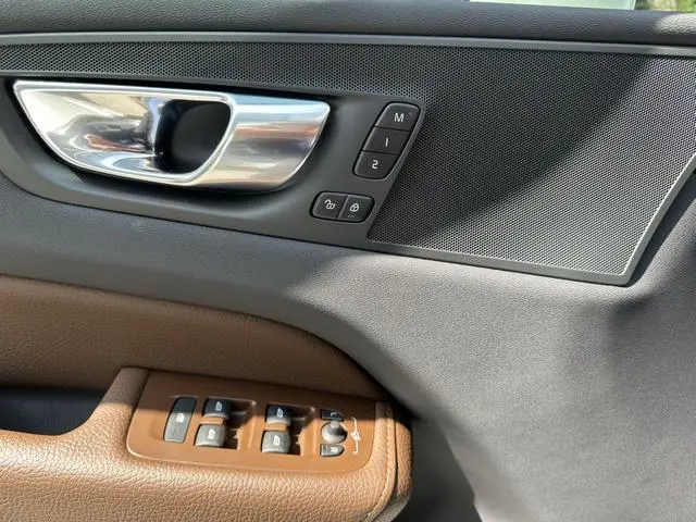 Volvo Volvo XC60 PHEV T8 four-wheel drive long battery life Zhiyuan Deluxe Edition