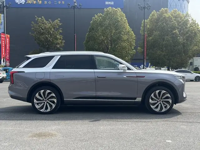 Hongqi Hongqi E-HS9 510km flag collar version four seats