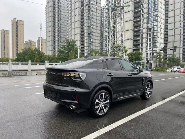 LYNK & CO Lynk 05 2.0TD four-wheel drive Halo