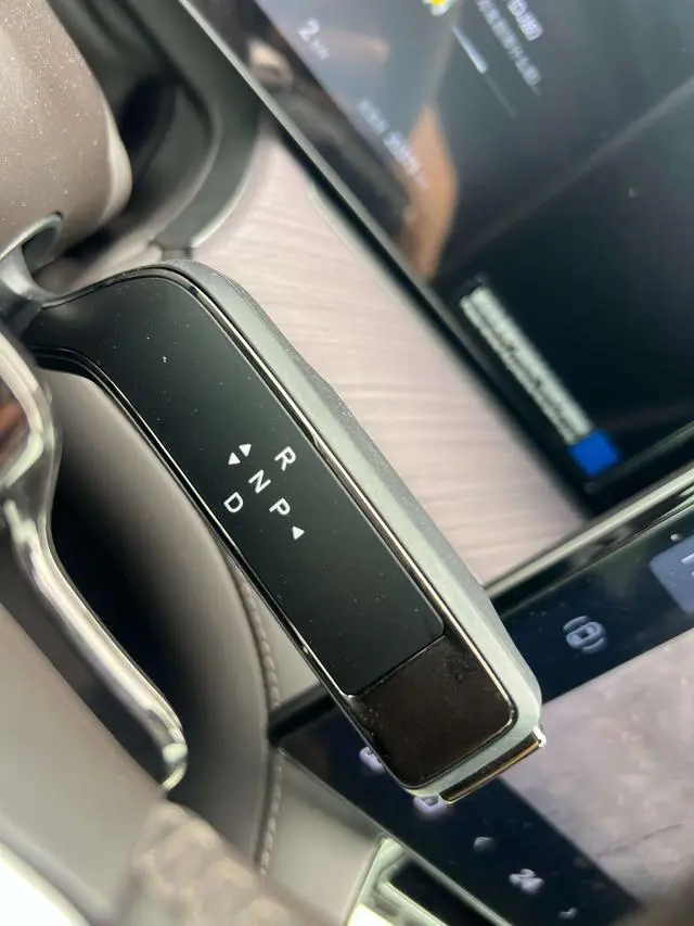 Denza Denza Z9 DM 1100 four-wheel drive Max version