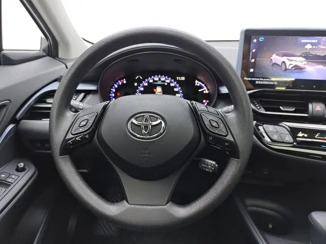 TOYOTA IZOA 2.0L Yixiang Edition